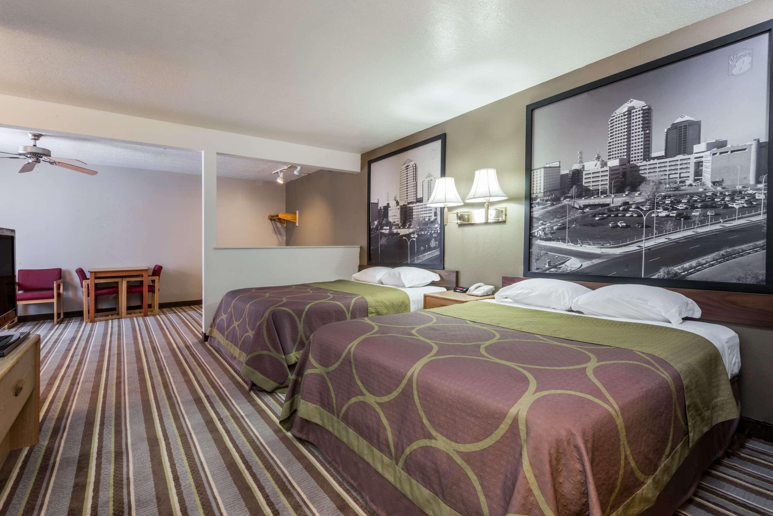 Super 8 By Wyndham Bernalillo Hotell Exteriör bild