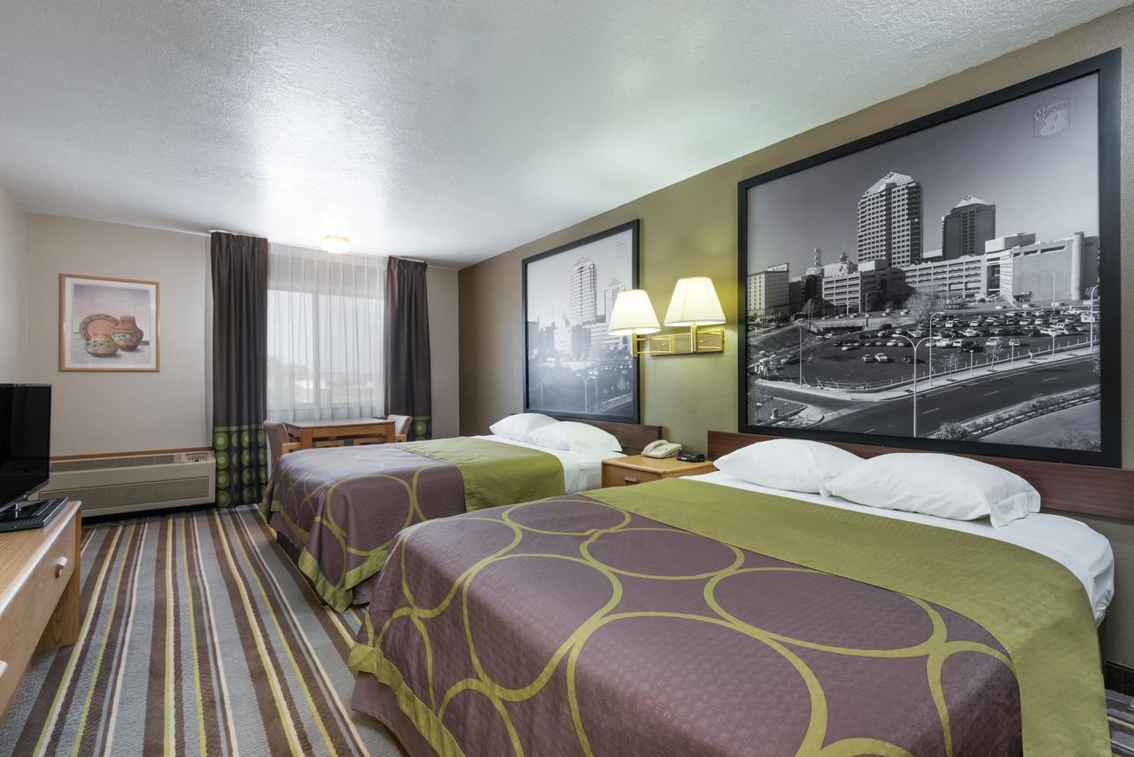 Super 8 By Wyndham Bernalillo Hotell Exteriör bild