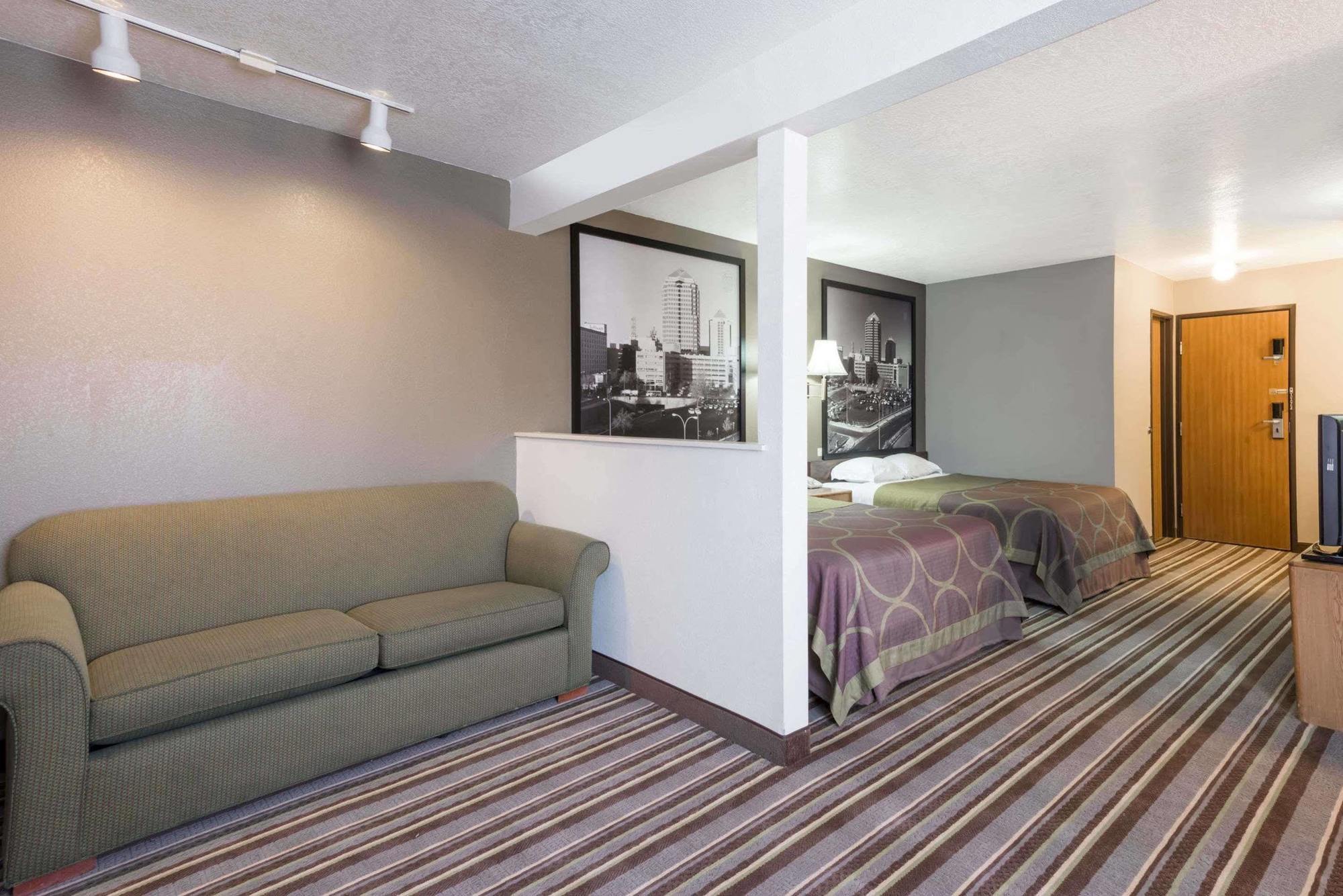 Super 8 By Wyndham Bernalillo Hotell Exteriör bild