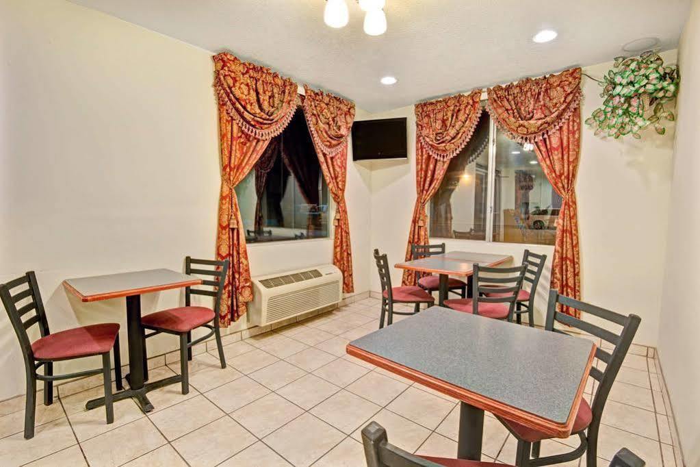 Super 8 By Wyndham Bernalillo Hotell Exteriör bild
