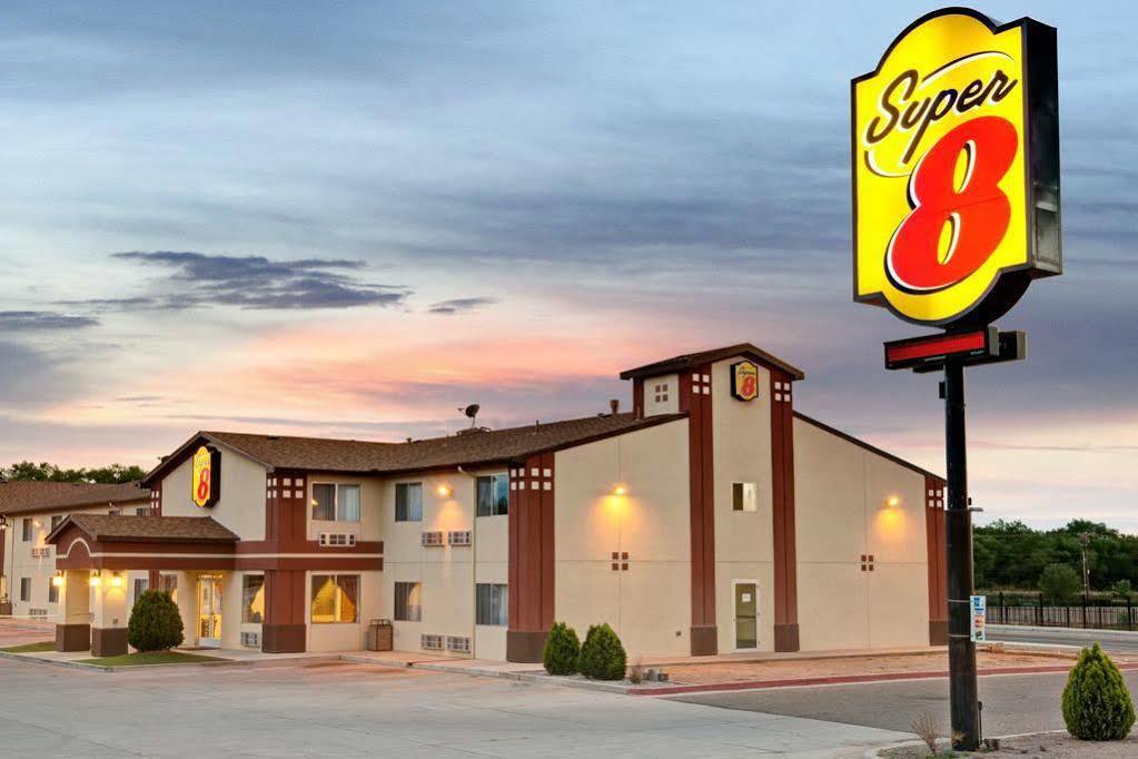 Super 8 By Wyndham Bernalillo Hotell Exteriör bild